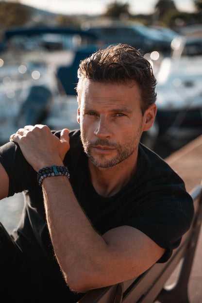 Agate black with eyes