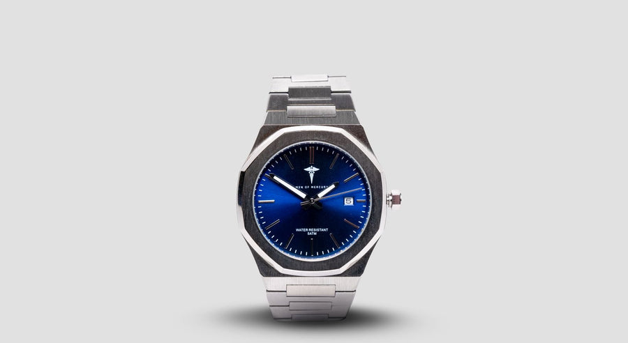 Momentum Blue automatisch horloge met saffierglas – studiofoto