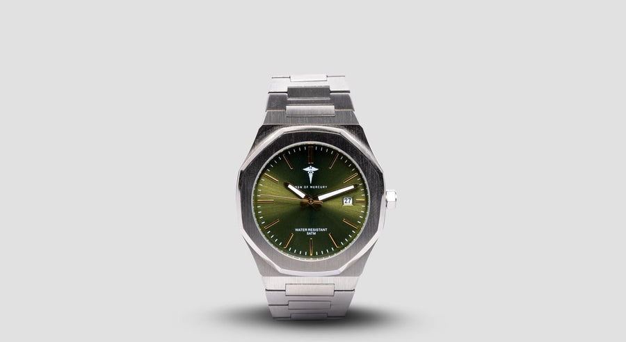 Momentum Green automatisch horloge met saffierglas – studiofoto